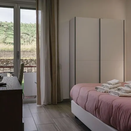 Frühstückspension Zaro 4*