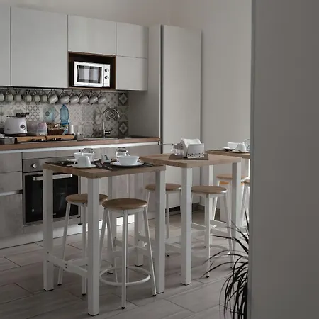 Nocleg ze śniadaniem Zaro 4*