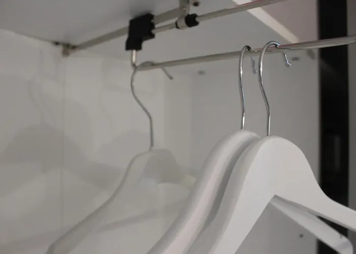 Alojamento de Acomodação e Pequeno-almoço Zaro 4*