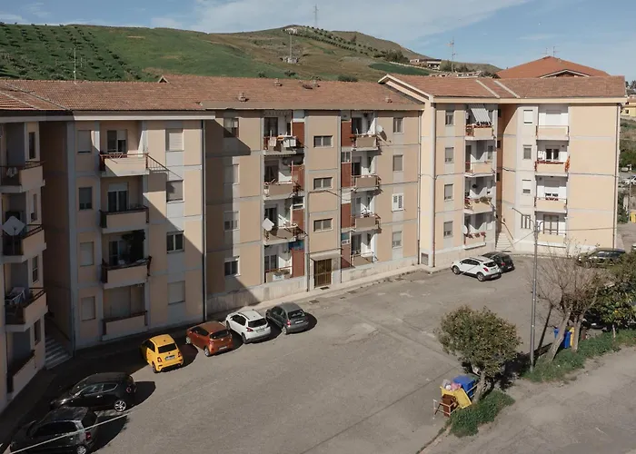 Alojamento de Acomodação e Pequeno-almoço Zaro 4*